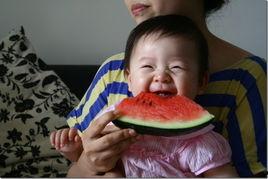 吃瓜的搞笑照片